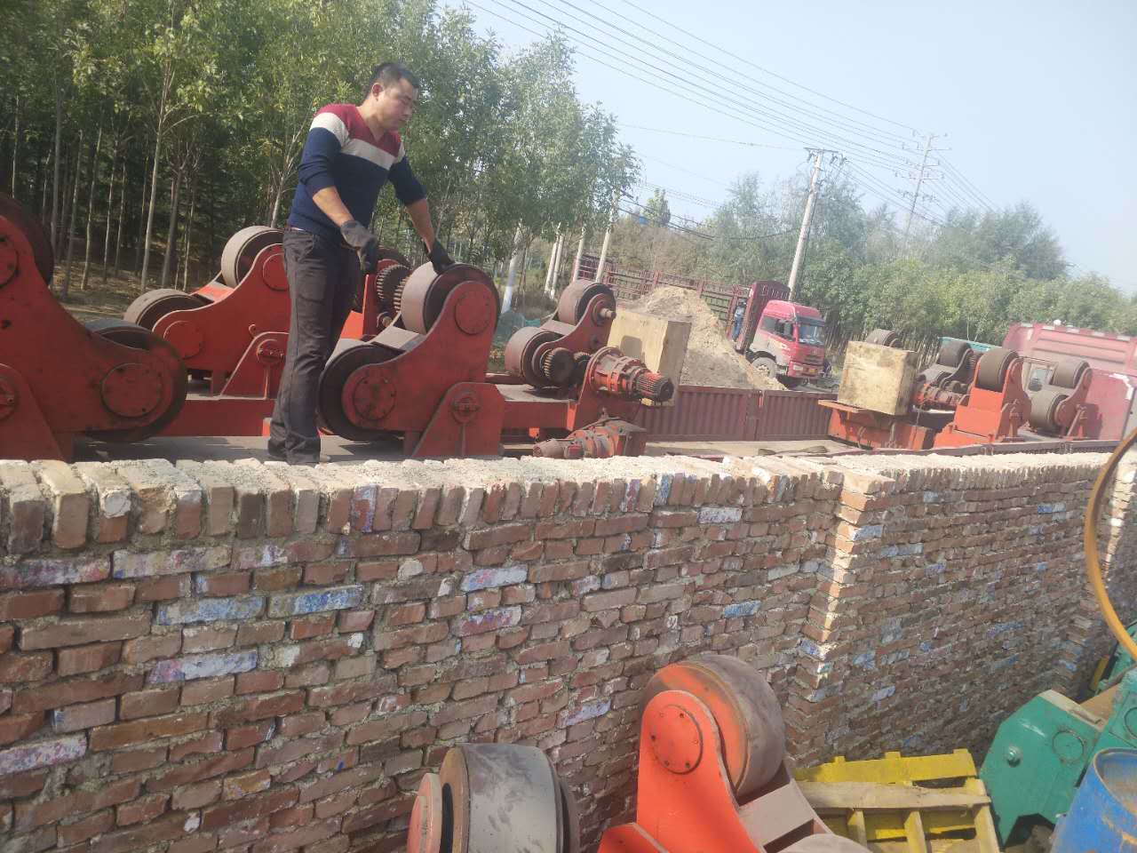 回收可調式滾輪架